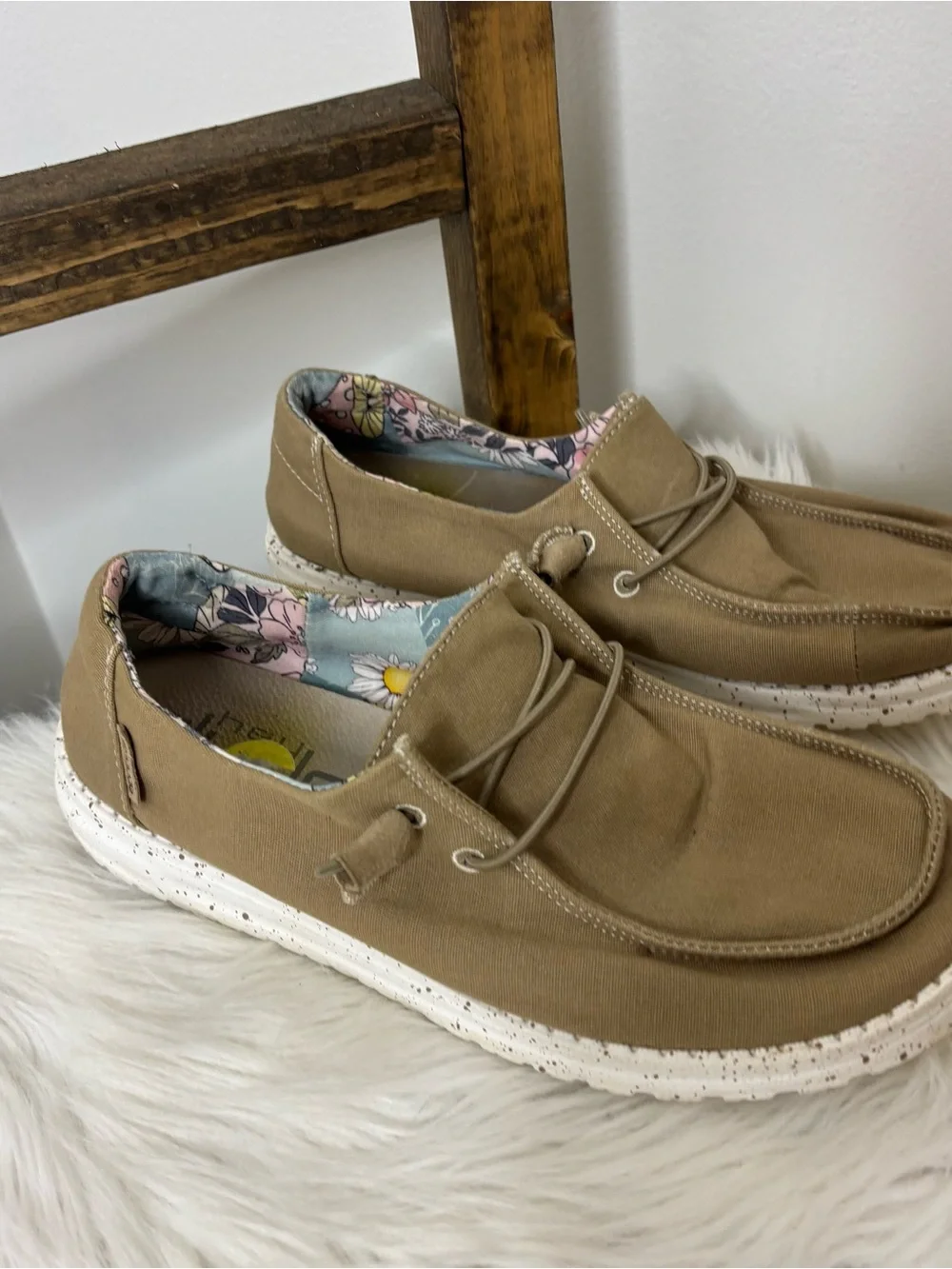 Hey Dude lightweight canvas